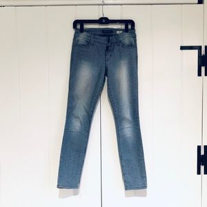 Level 99 Liza Striped Skinny Jeans Sz 27 Petite